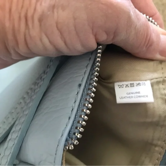 Vera Pelle Light Blue Crossbody Bag - Picture 7 of 9